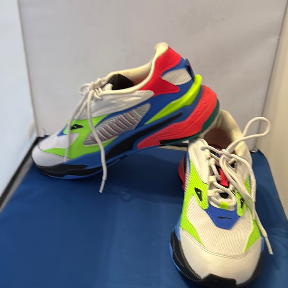 Puma White and Blue Sneakers for Everyday Comfort men’s size 8